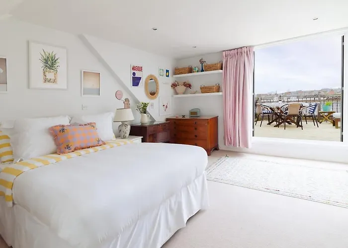 Barons Court 3 Bed, 50 Meters From Queens Tennis Club